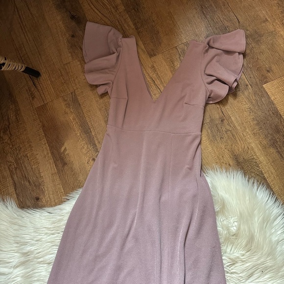BIRDY GREY Hannah Flutter Sleeve Dress In Dark Mauve With Slit - Picture 3 of 4